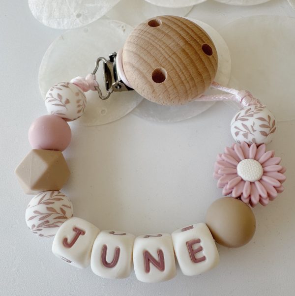 Speenkoord met naam ‘June' - Licht roze/ bloem/ zand