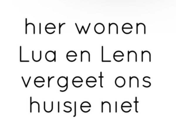 HERBRUIKBARE RAAMSTICKER | Hier woont / wonen … super lief!
