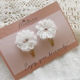 Haarclipjes wollen witte bloem